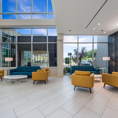 Crowne Plaza Suites Arlington By Ihg Exterior photo