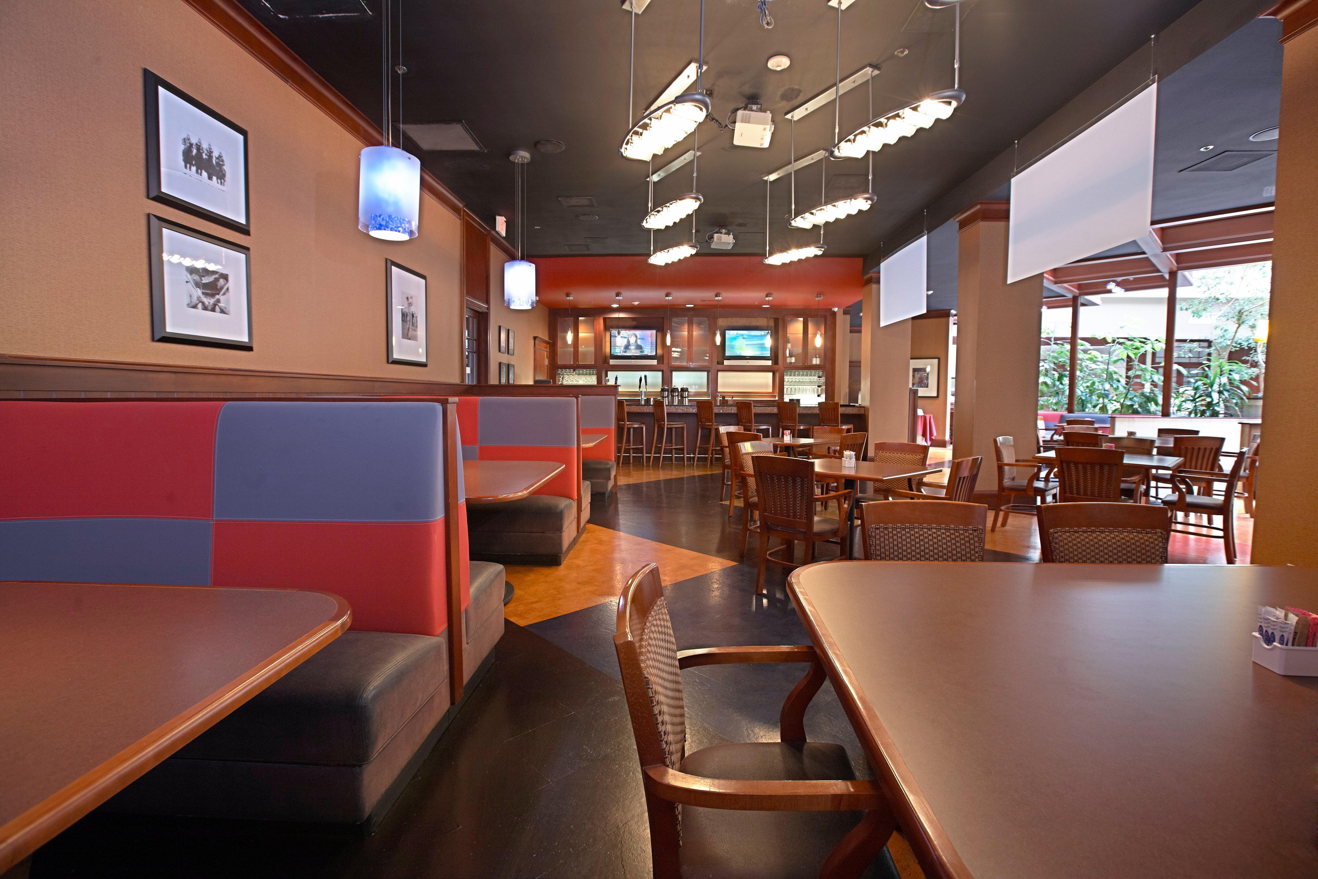 Crowne Plaza Suites Arlington By Ihg Exterior photo