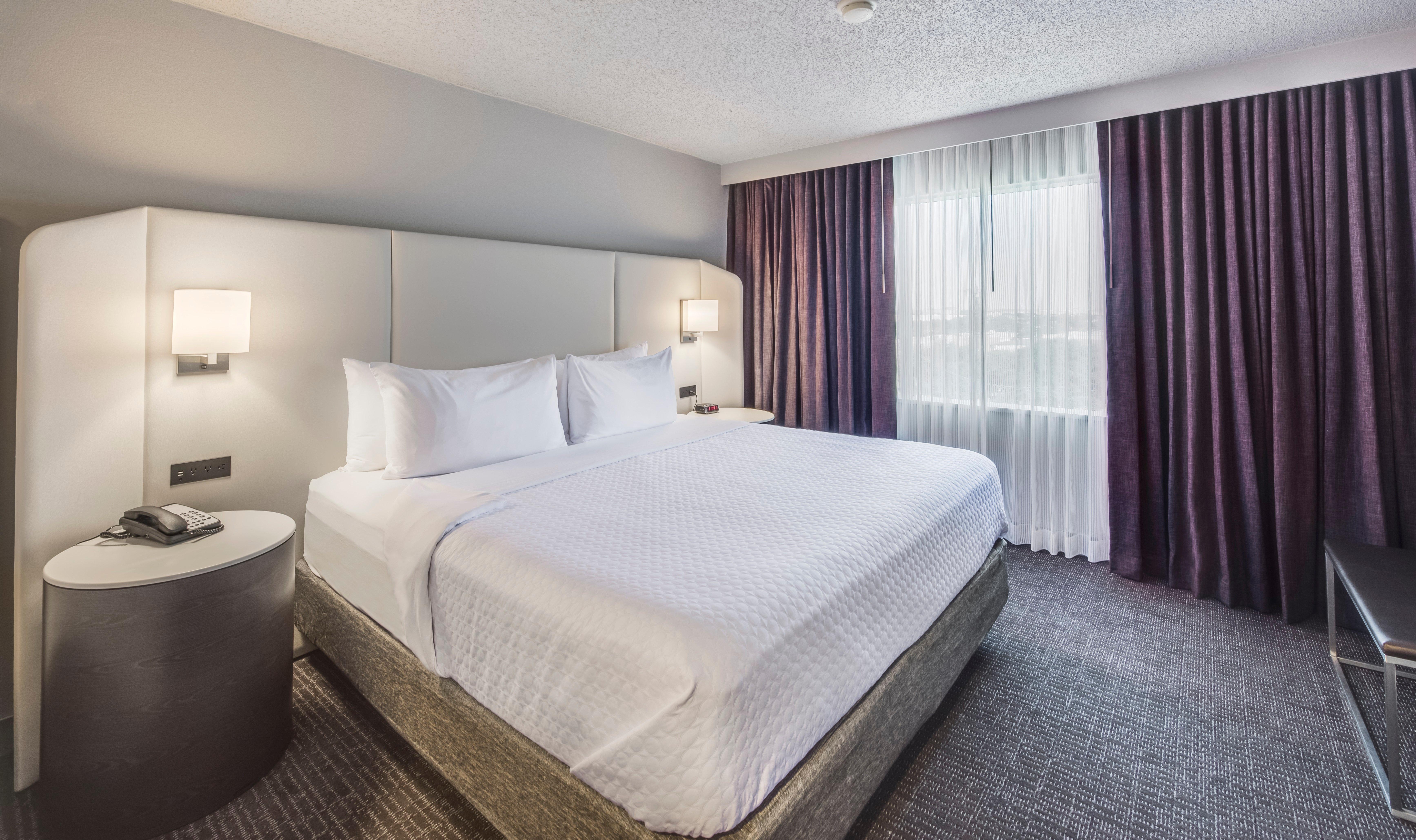 Crowne Plaza Suites Arlington By Ihg Exterior photo