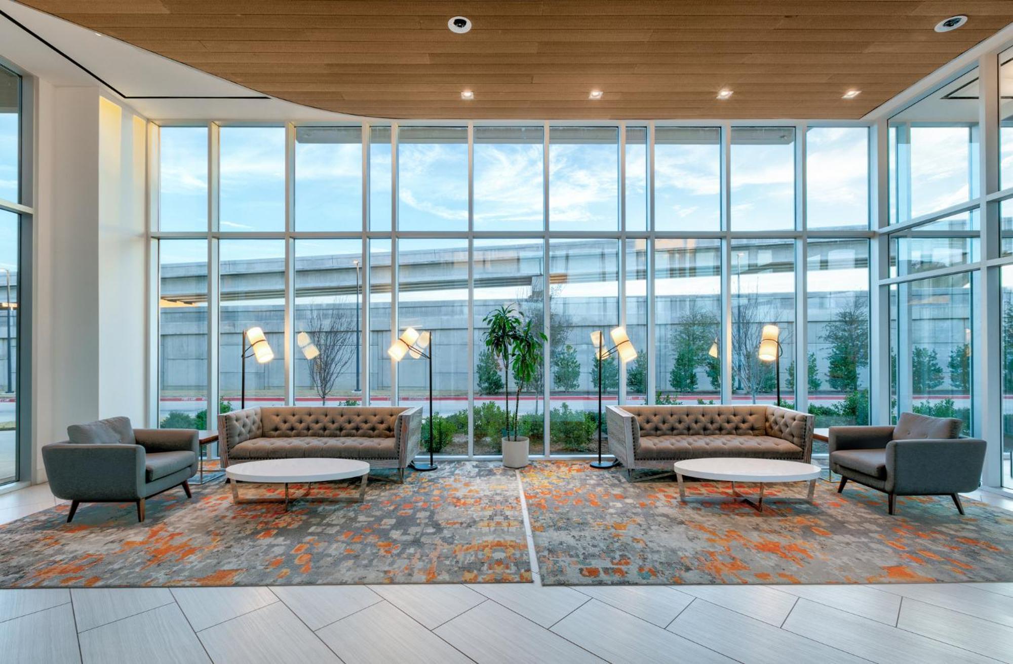 Crowne Plaza Suites Arlington By Ihg Exterior photo